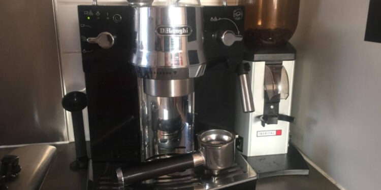 DeLonghi EC820 B aparat de cafea