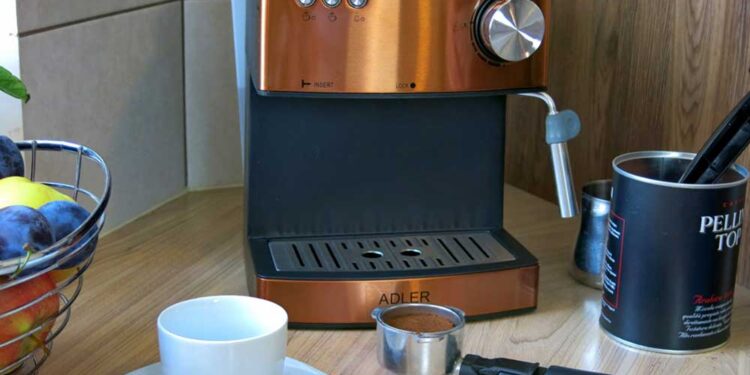ADLER AD 4404cr espressor profesional